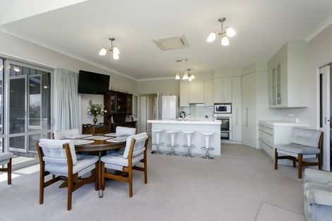 Photo of property in 30 Pukenamu Road, Rainbow Point, Taupo, 3330