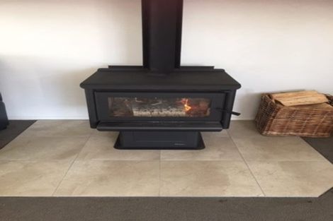 Photo of property in 2 Ilfracombe Place, Burnside, Christchurch, 8053