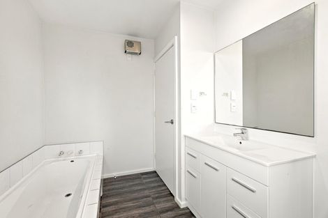Photo of property in 19 Kinnaird Place, Hillmorton, Christchurch, 8025