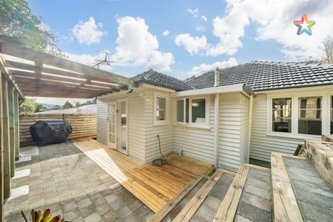Photo of property in 110 Manuka Street, Stokes Valley, Lower Hutt, 5019