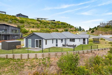 Photo of property in 77 Oak Road, Poraiti, Napier, 4112