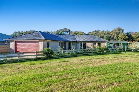 Photo of property in 30 Kawariki Road, Helensville, 0800
