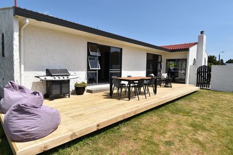 Photo of property in 12 Te Kama Street, Levin, 5510