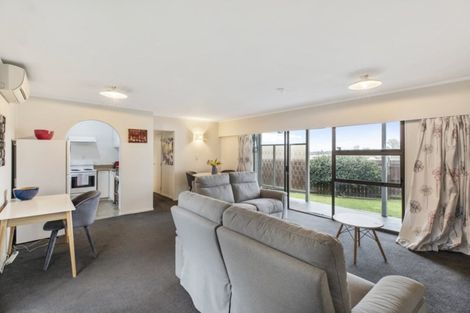 Photo of property in 2/38 Koromiko Street, New Lynn, Auckland, 0600