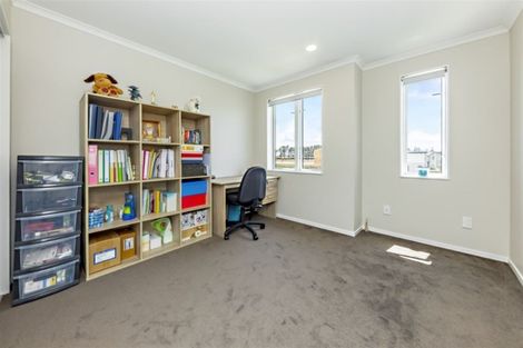 Photo of property in 31 Bellbird Street, Papakura, 2110