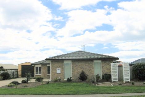 Photo of property in 58 Corinth Grove, Papamoa Beach, Papamoa, 3118