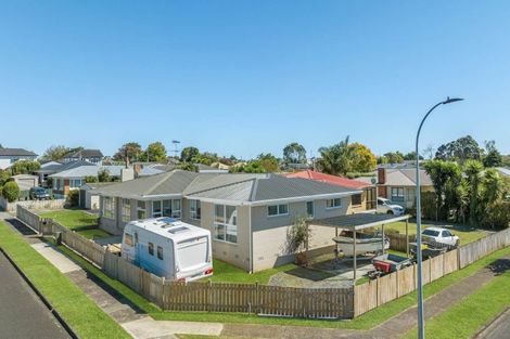 Photo of property in 13 Russell Avenue, Pukekohe, 2120