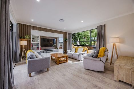 Photo of property in 168 Walter Strevens Drive, Conifer Grove, Takanini, 2112