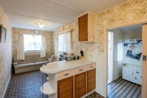 Photo of property in 64 Disraeli Street, Hawera, 4610