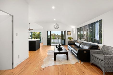 Photo of property in 2 Minchin Crescent, St Andrews, Hamilton, 3200