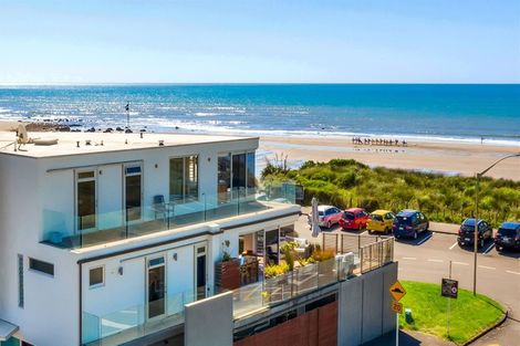 Photo of property in Weekeston Apartments, 2 Nobs Line, Strandon, New Plymouth, 4312