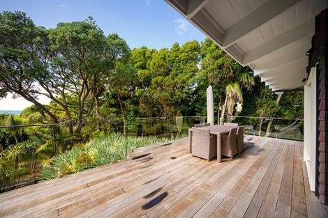 Photo of property in 47 Masterton Road, Rothesay Bay, Auckland, 0630