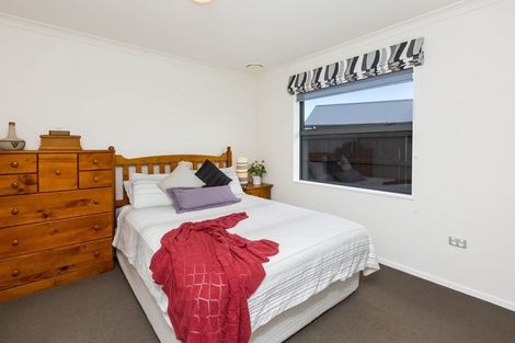 Photo of property in 6 Mount Marua Way, Timberlea, Upper Hutt, 5018
