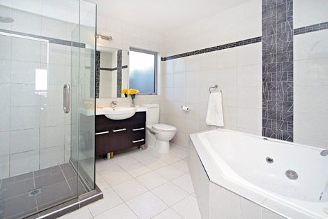 Photo of property in 6 Alexia Place, Flat Bush, Auckland, 2105