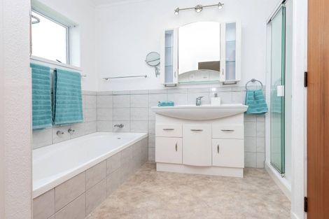 Photo of property in 99 Waller Avenue, Bucklands Beach, Auckland, 2012