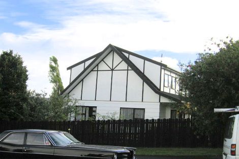 Photo of property in 1/14 Sandgate Avenue, Botany Downs, Auckland, 2010