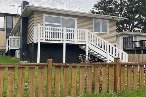 Photo of property in 21 Dundale Avenue, Blockhouse Bay, Auckland, 0600