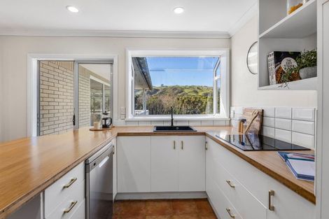 Photo of property in 27 Rawhiti Road, Pukerua Bay, Porirua, 5026