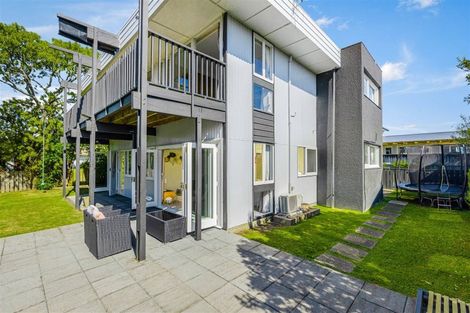 Photo of property in 94 Exmouth Road, Northcote, Auckland, 0627