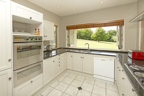 Photo of property in 246 State Highway 16, Kumeu, 0892