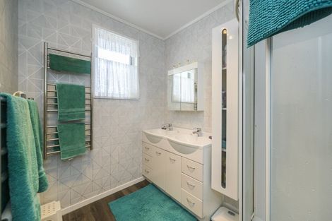 Photo of property in 64 Apollo Parade, Milson, Palmerston North, 4414