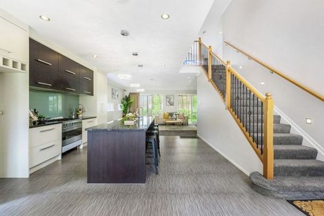 Photo of property in 8 Andy Crescent, Flat Bush, Auckland, 2016