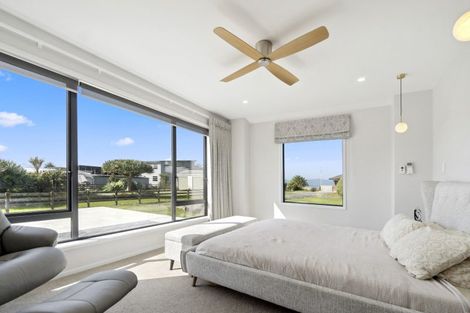 Photo of property in 16 Mylindas Road, Whakatiwai, Miranda, 2473