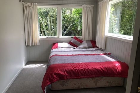 Photo of property in 5 Newnham Court, Tawa, Wellington, 5028