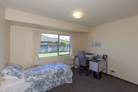 Photo of property in 83 Guildford Drive, Paraparaumu, 5032