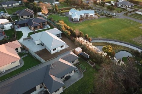 Photo of property in 25 Barry Curtis Place, Levin, 5510