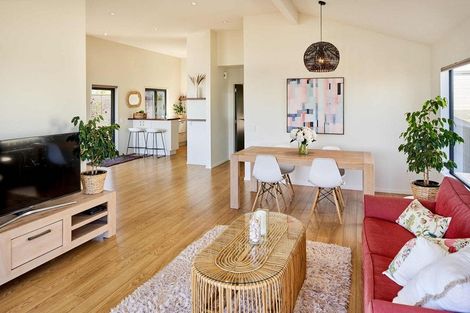 Photo of property in 43 Moana Road, Plimmerton, Porirua, 5026