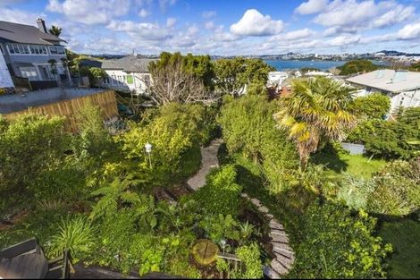 Photo of property in 15 Kerr Street, Devonport, Auckland, 0624