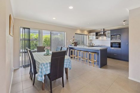 Photo of property in 54 Aberdeen Crescent, Wattle Downs, Auckland, 2103