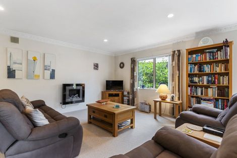 Photo of property in 64 Whitford Road, Botany Downs, Auckland, 2014