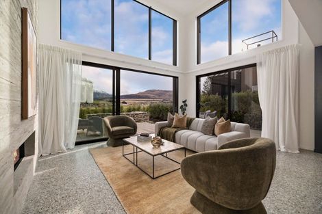 Photo of property in 10 Soudley Court, Jacks Point, Queenstown, 9371