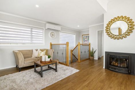 Photo of property in 19 Aberdeen Road, Castor Bay, Auckland, 0620