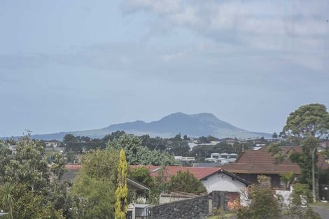 Photo of property in 21 Robin Lane, Browns Bay, Auckland, 0630