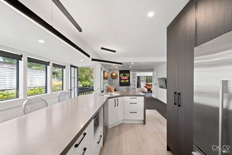 Photo of property in 10 Dowling Grove, Silverstream, Upper Hutt, 5019