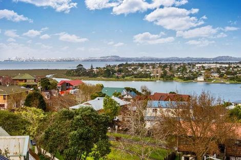 Photo of property in 4 Graceview Way, West Harbour, Auckland, 0618