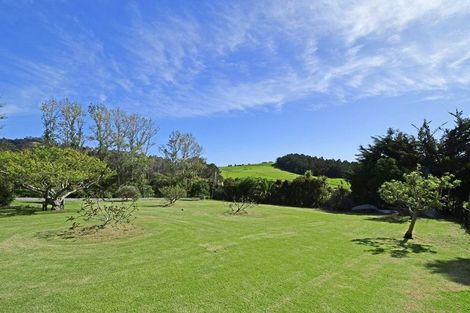 Photo of property in 18 Old School Road, Leigh, 0985