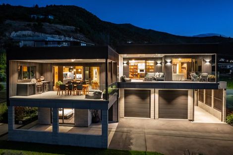 Photo of property in 2 Whaitere Place, Waikawa, Picton, 7220