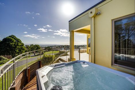 Photo of property in 245 Te Mata Peak Road, Havelock North, 4130