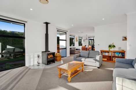 Photo of property in 13 Biron Place, Stratford, 4332