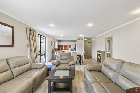 Photo of property in 13a Pax Avenue, Forrest Hill, Auckland, 0620