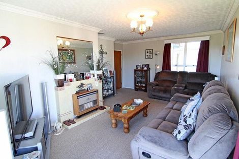 Photo of property in 48 Vardon Road, St Andrews, Hamilton, 3200