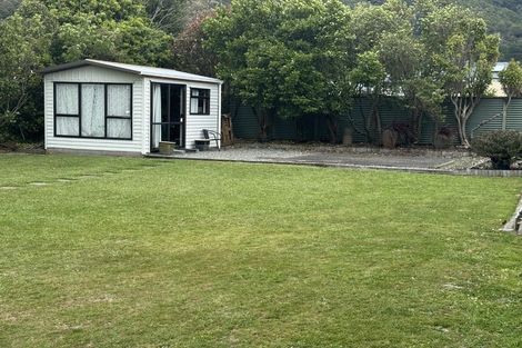 Photo of property in 43 Totara Street, Wainuiomata, Lower Hutt, 5014