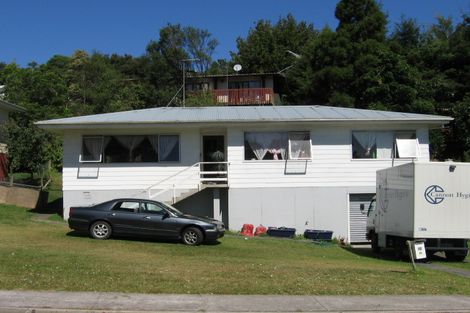Photo of property in 10 Sispara Place, Beach Haven, Auckland, 0626