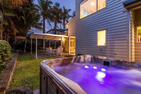 Photo of property in 14 English Oak Drive, Schnapper Rock, Auckland, 0632