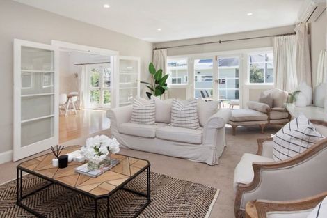 Photo of property in 26 Saint Andrews Square, Strowan, Christchurch, 8052