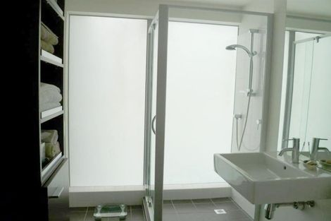 Photo of property in Aqua, 5/74 Oriental Parade, Oriental Bay, Wellington, 6011